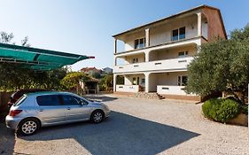 Apartments With A Parking Space Kornic, Krk - 5306